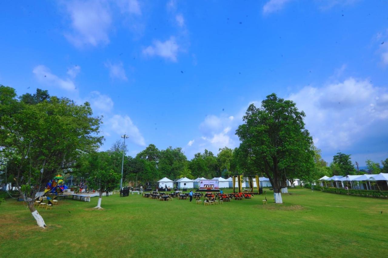 White Feather Resort Kauncha Silvassa Exterior photo