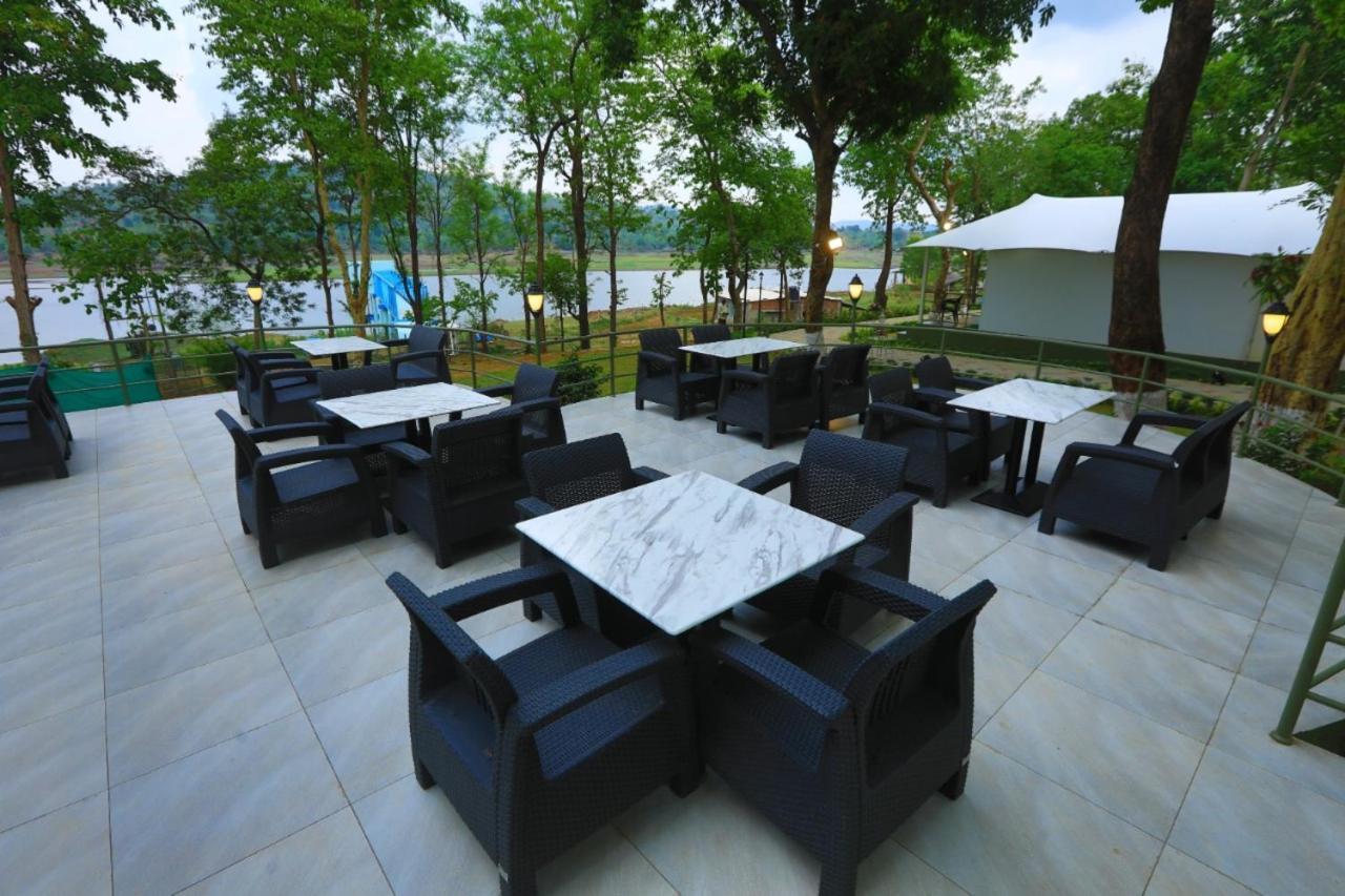 White Feather Resort Kauncha Silvassa Exterior photo