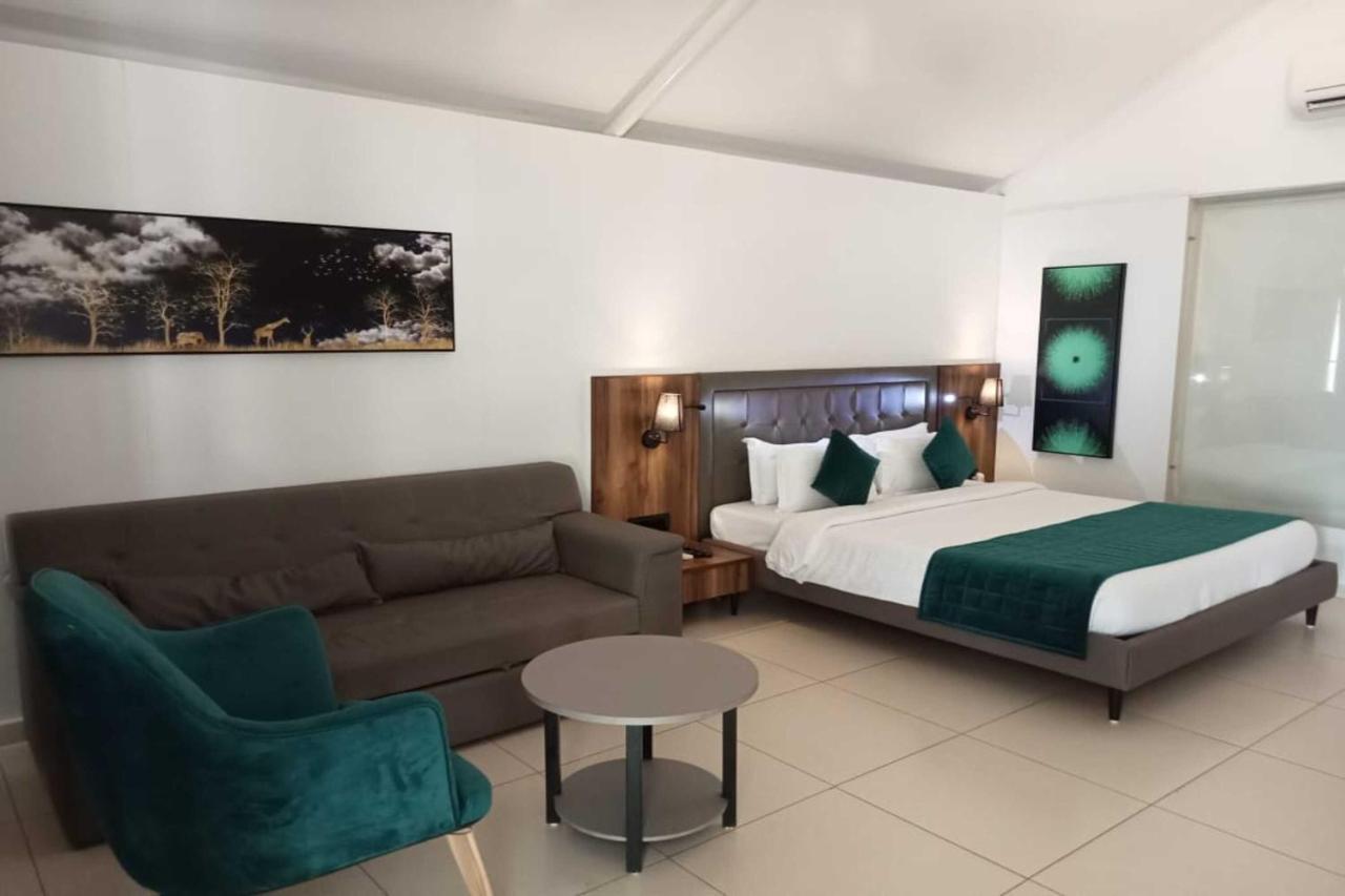 White Feather Resort Kauncha Silvassa Exterior photo