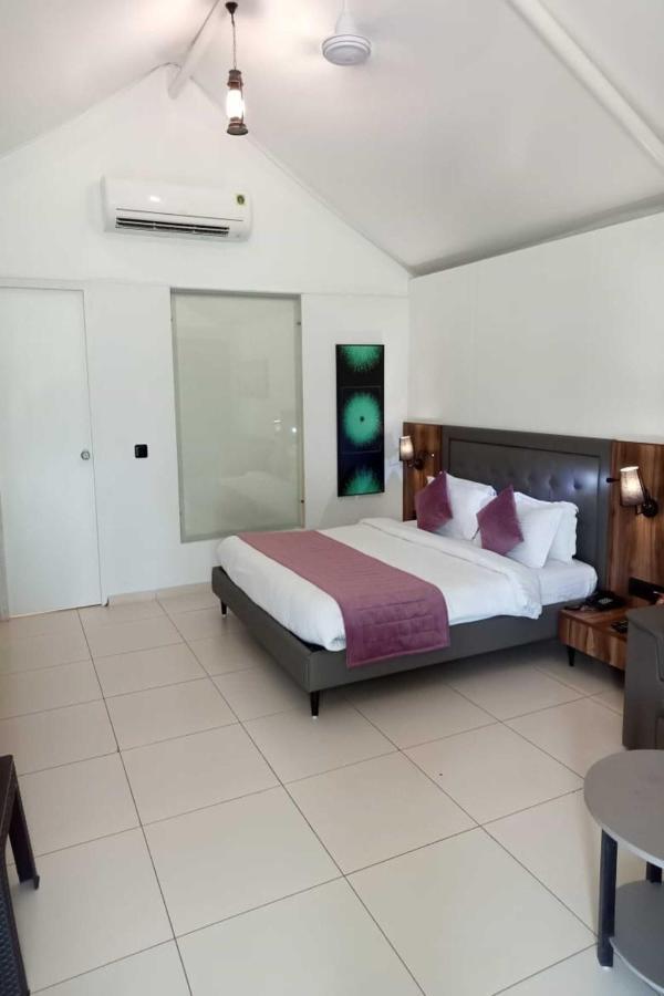 White Feather Resort Kauncha Silvassa Exterior photo