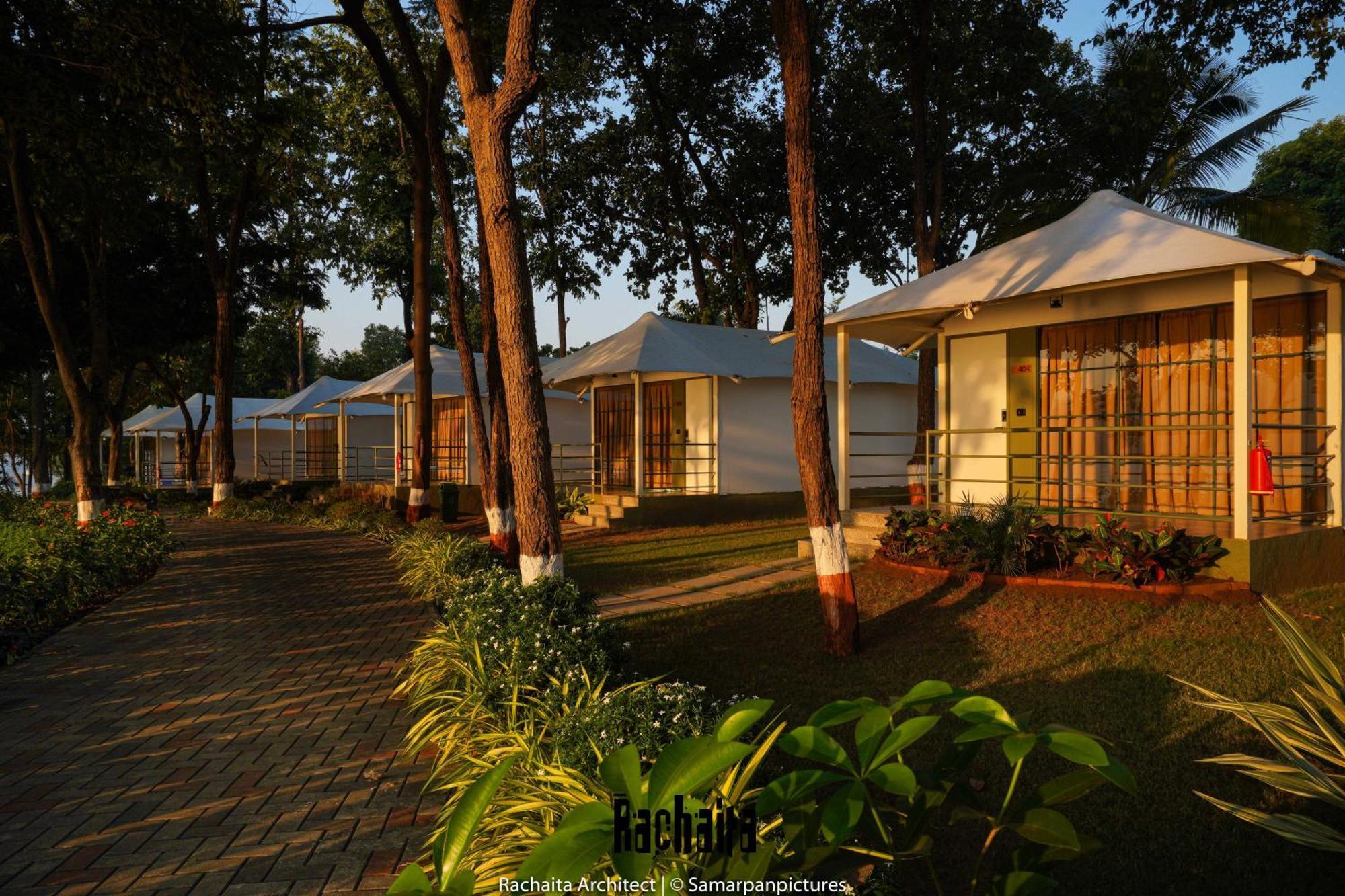 White Feather Resort Kauncha Silvassa Exterior photo