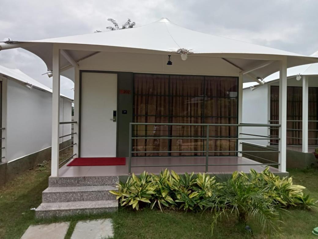 White Feather Resort Kauncha Silvassa Exterior photo
