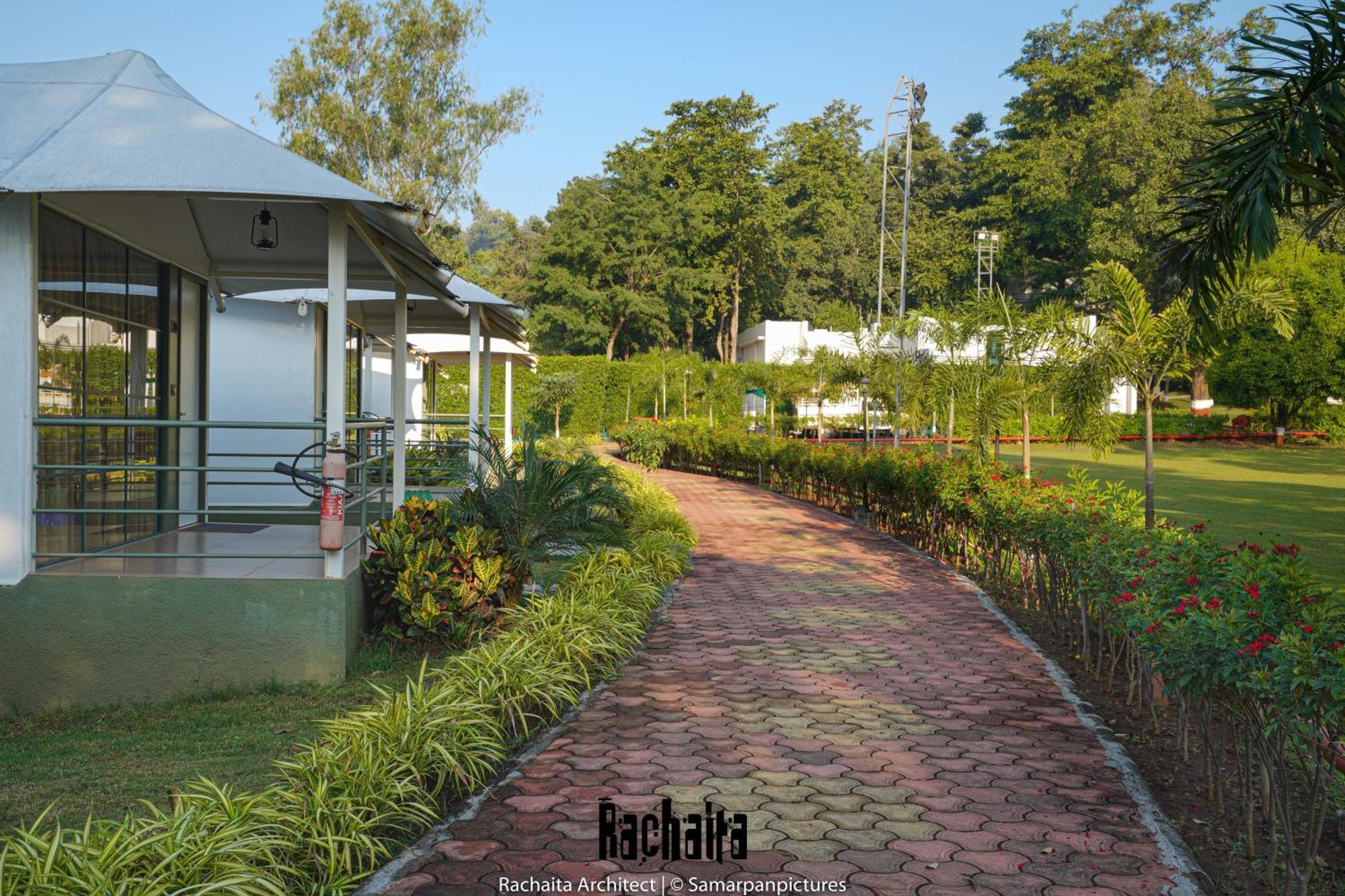 White Feather Resort Kauncha Silvassa Exterior photo