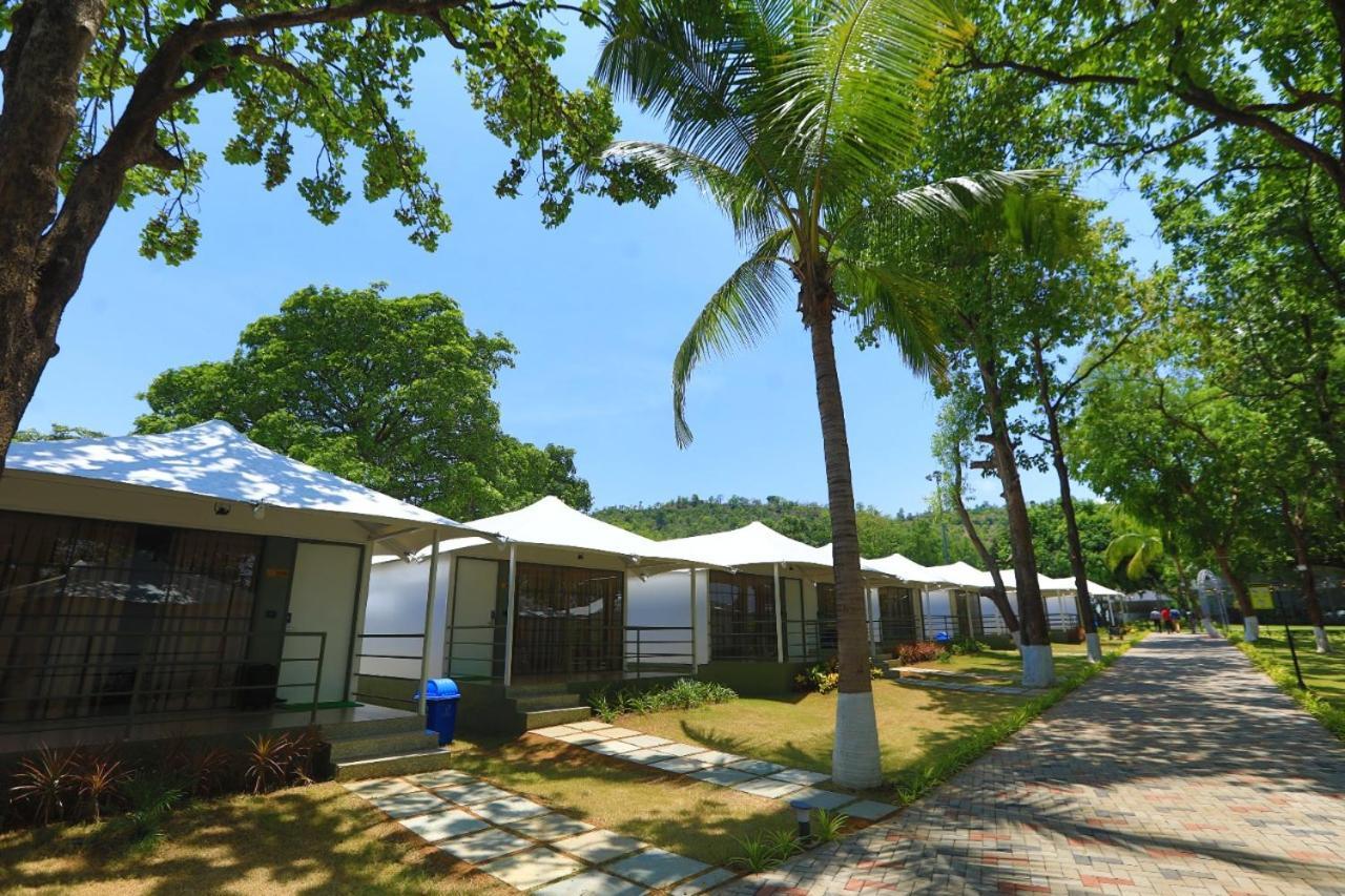 White Feather Resort Kauncha Silvassa Exterior photo